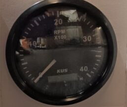 KUS Auto 0-4000rpm Tachourmeter